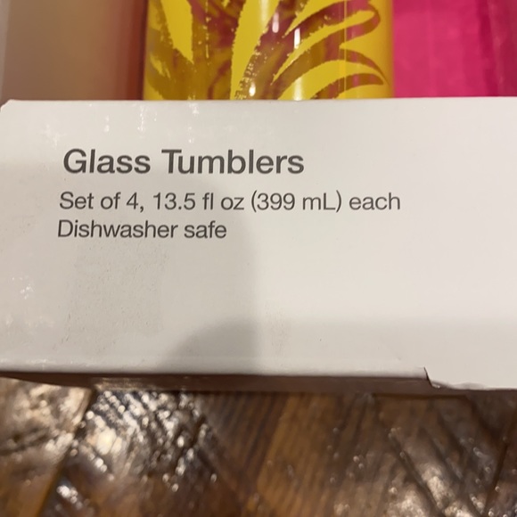Lilly Pulitzer for Target Glass Tumblers Set of 4 New in Box - Picture 2 of 4